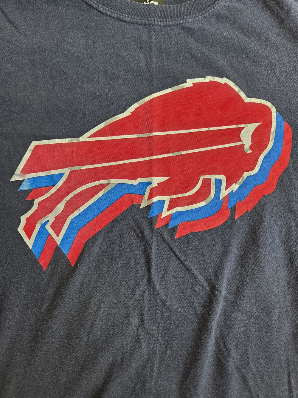 Buffalo Bills Navy Graphic Tee with Red Logo. Fanatics Size Small-adult - Picture 6 of 6